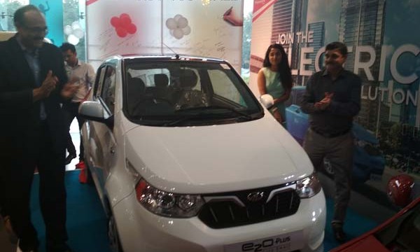 x25-1506319797-mahindra-e2o-plus-city-smart-launched-in-india-gurugram-launch-price-specifications-images-1.jpg.pagespeed.ic.D1Ros5wvJU