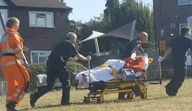 London-crime-stab-Eltham-knife-critical-helicopter-1402709